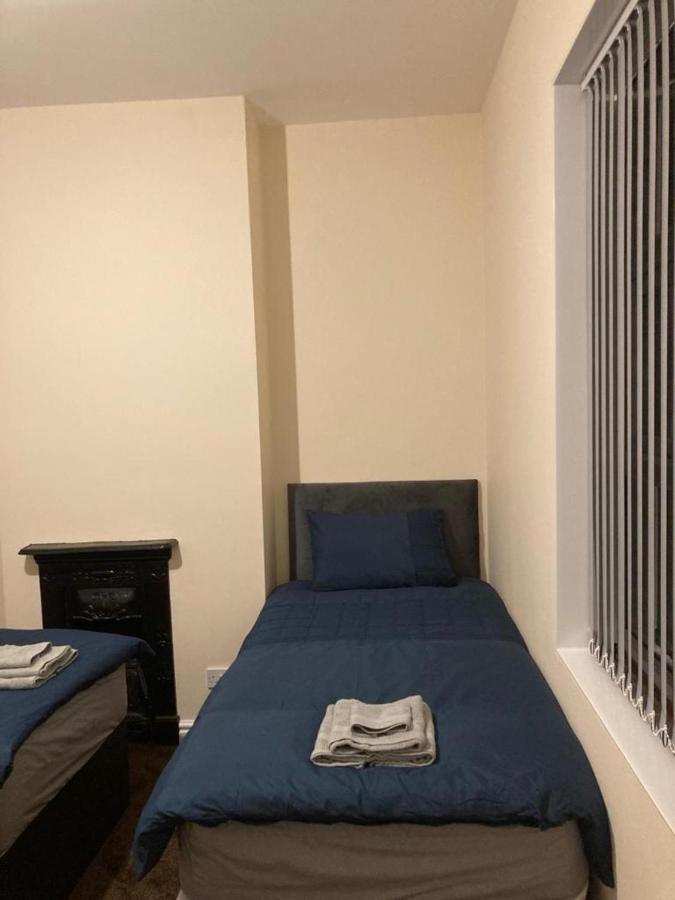 Homely 3-Bed House In Bham 15 Min From City Centre バーミンガム エクステリア 写真